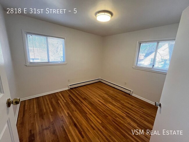 Building Photo - **Move In Special!** Spacious 2-Bedroom Up...