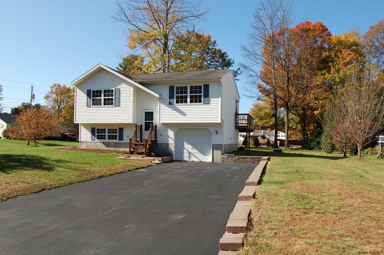 14 Hilton Dr, South Glens Falls, NY 12803 House for Rent in South