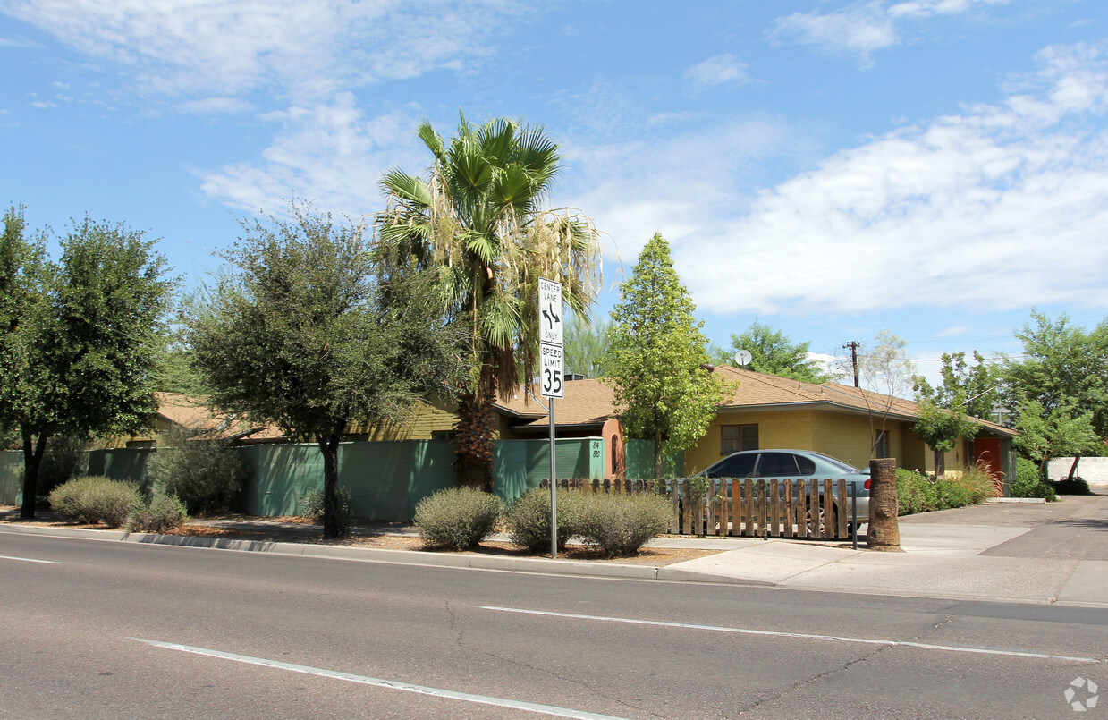 Primary Photo - Valley West Apartments