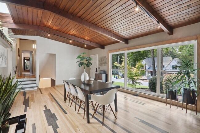 Foto del edificio - 2445 Cove Cir NE