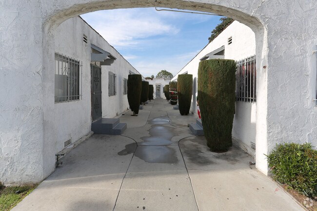 Foto del edificio - 2627 West Blvd