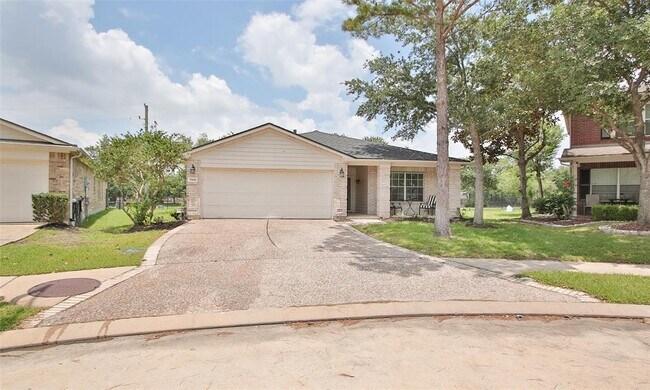 Building Photo - 17606 Sulphur Stream Dr