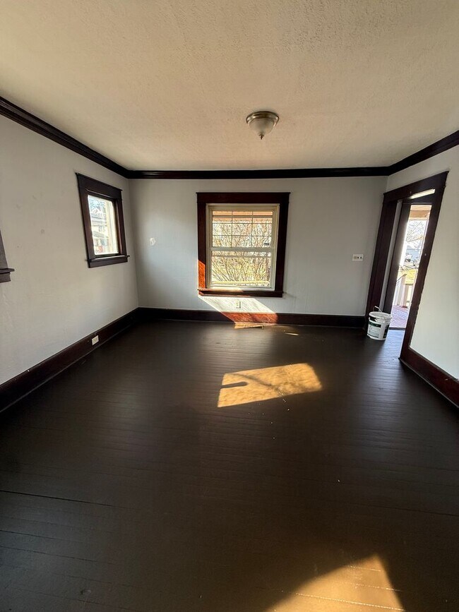 Foto del edificio - 3BED/1BATH SFH GARFIELD HEIGHTS. PERMANENT VOUCHER SEC DEP DISCOUNT
