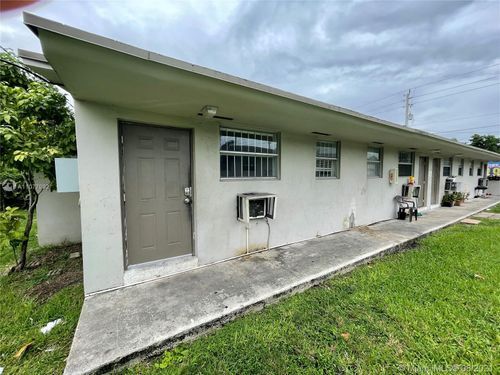 Foto del edificio - 3110 NW 135th St