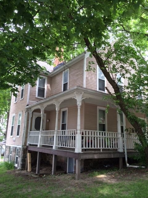 Primary Photo - 4 br, 2 bath Apartment - 558 S 5th Ave #2-