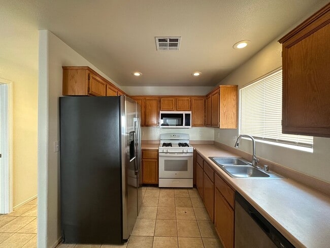 Building Photo - Spring Valley Ranch