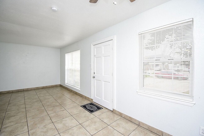 Photo - 5154 Markwood Ln House