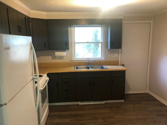 Building Photo - 21 Oakland Ave