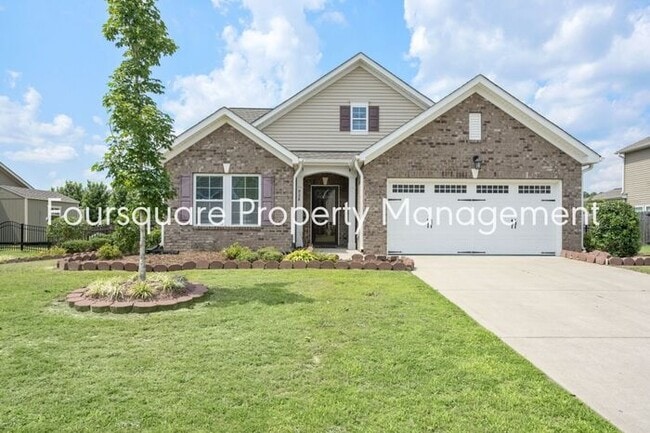 Foto del edificio - Charming Ranch-Style Home with Bonus Suite, Fenced Yard & 2-Car Garage – Community Pool in Fuquay...