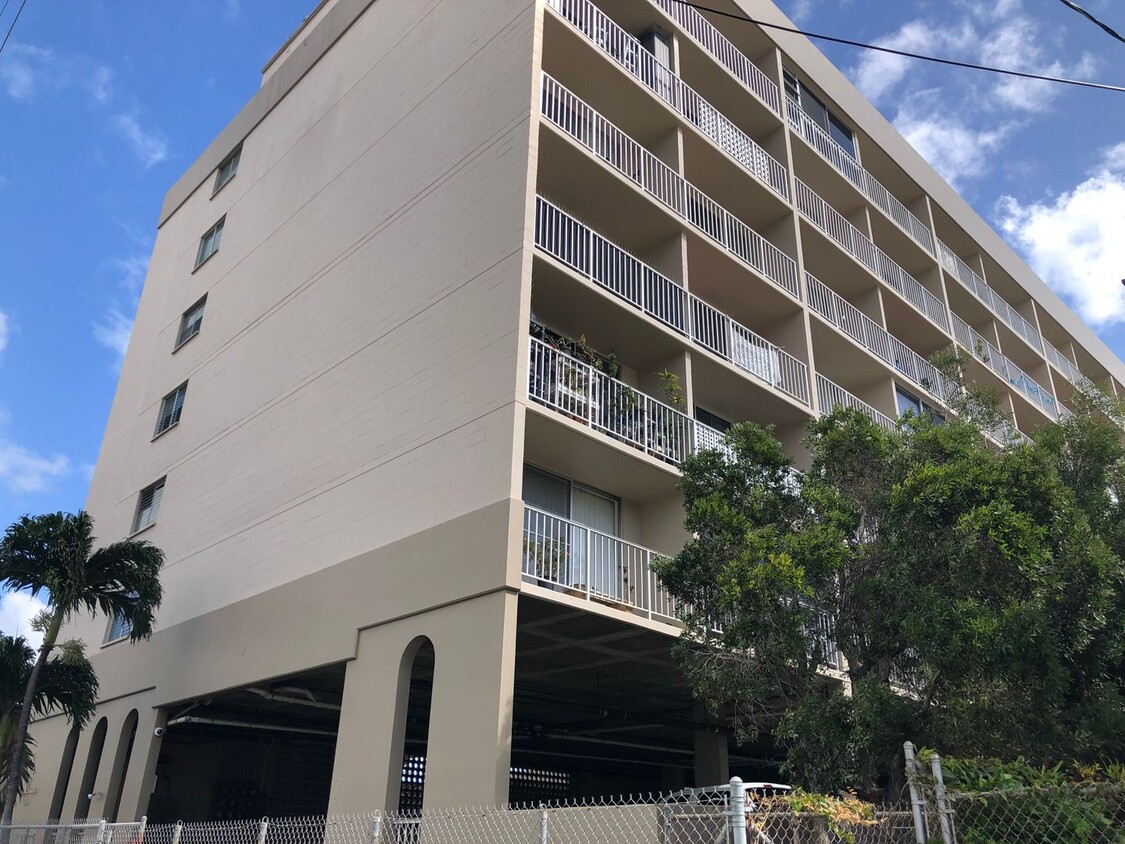 Foto principal - Citron Villa, 1 bdrm, 1 bath, 1 covered pk...
