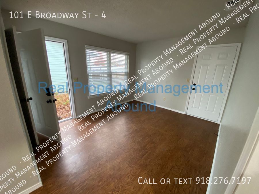 101 E Broadway St Unit 4, Owasso, OK 74055 Room for Rent in Owasso