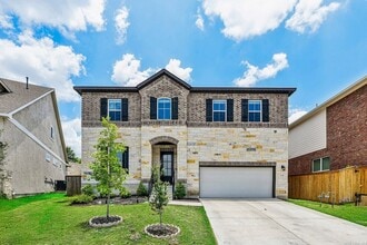 Building Photo - 1136 Aidenbaum