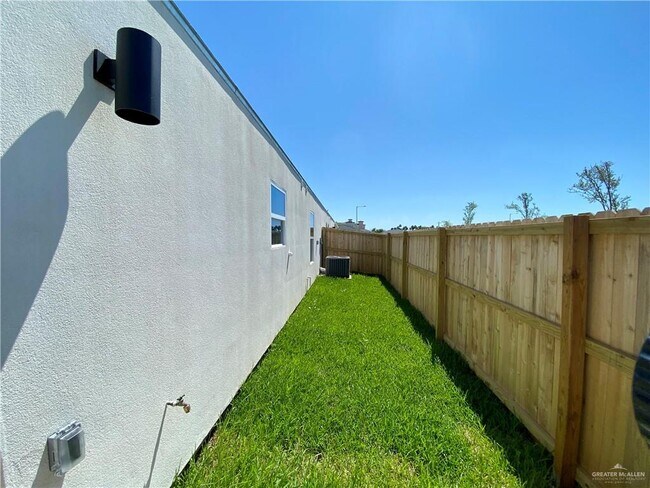 Building Photo - 1300 E Iris Ave