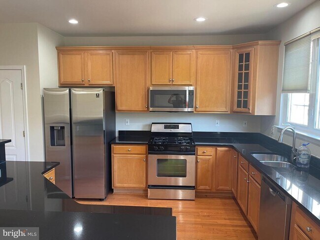 Foto del edificio - 4626 Carisbrooke Ln