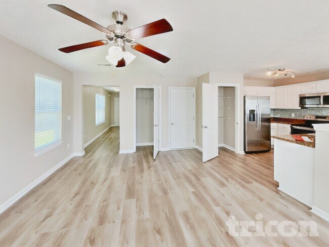 Foto del edificio - 705 Griggs Pl