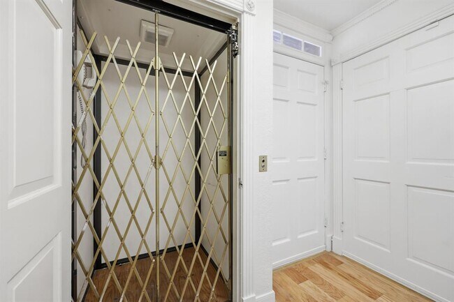 Foto del edificio - 1626 Palma Plaza