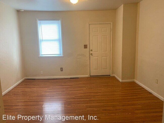 Building Photo - 3 br, 1 bath House - 319 E. Walnut Street