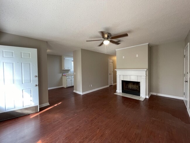 Building Photo - 102 Radford Cir