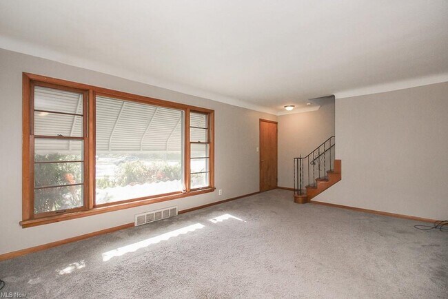 Building Photo - 3825 Mayfield Rd