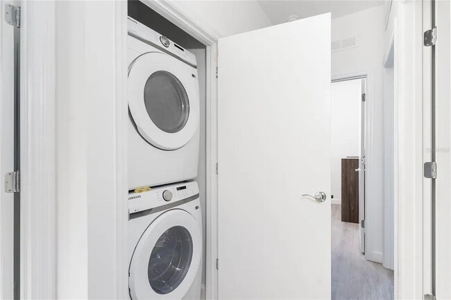 Building Photo - 388 Famagusta Dr