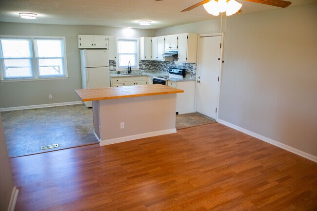 Foto del edificio - 4716 Alamance Rd