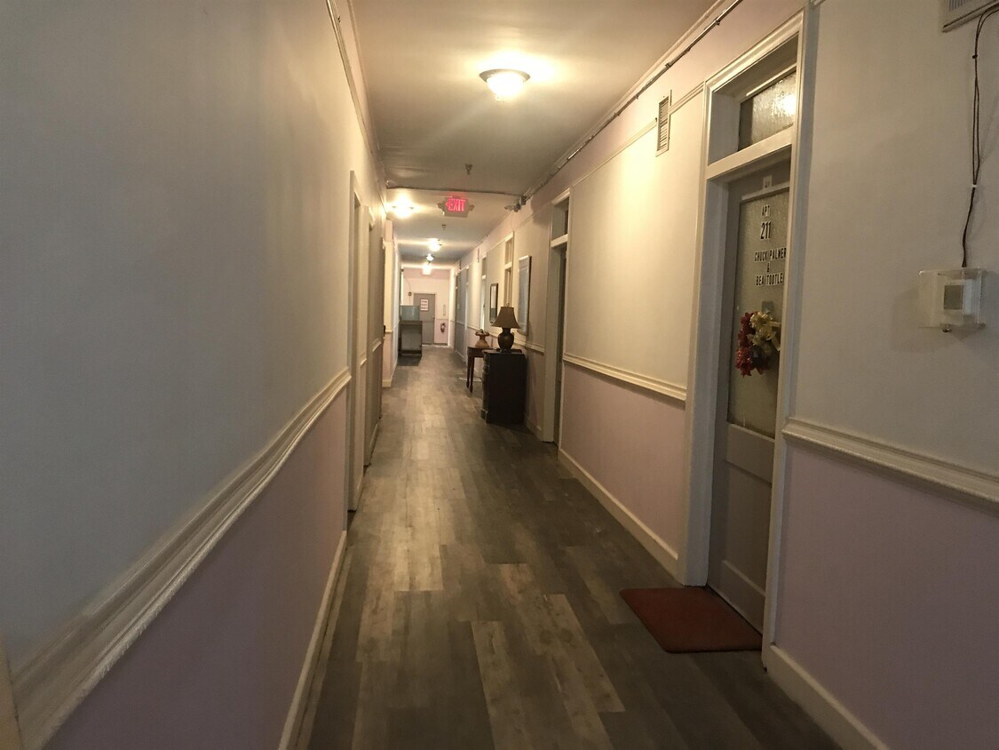 Foto del edificio - 101 W Oak St