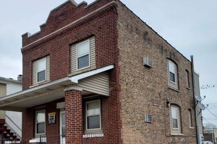 Foto principal - 3811 Deodar St