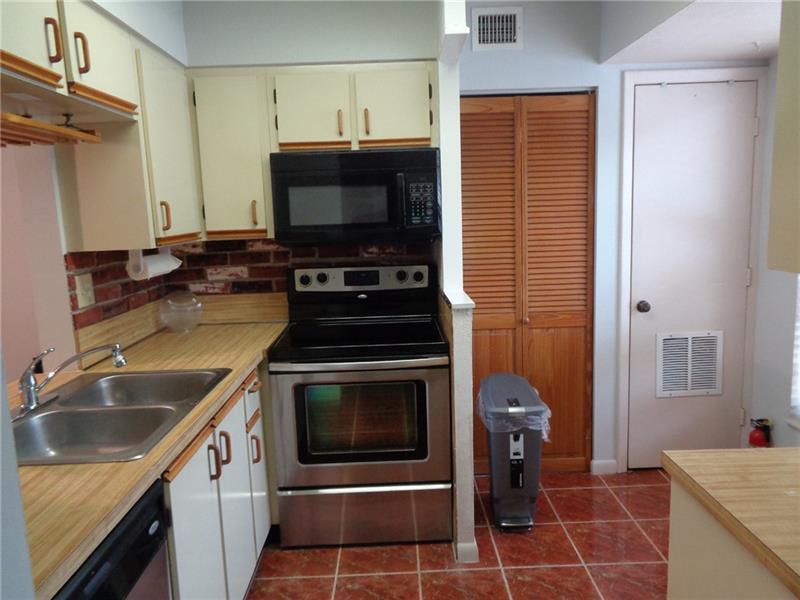 Foto del edificio - 715 Gardens Dr