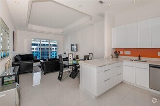 Building Photo - 2301 Collins Ave
