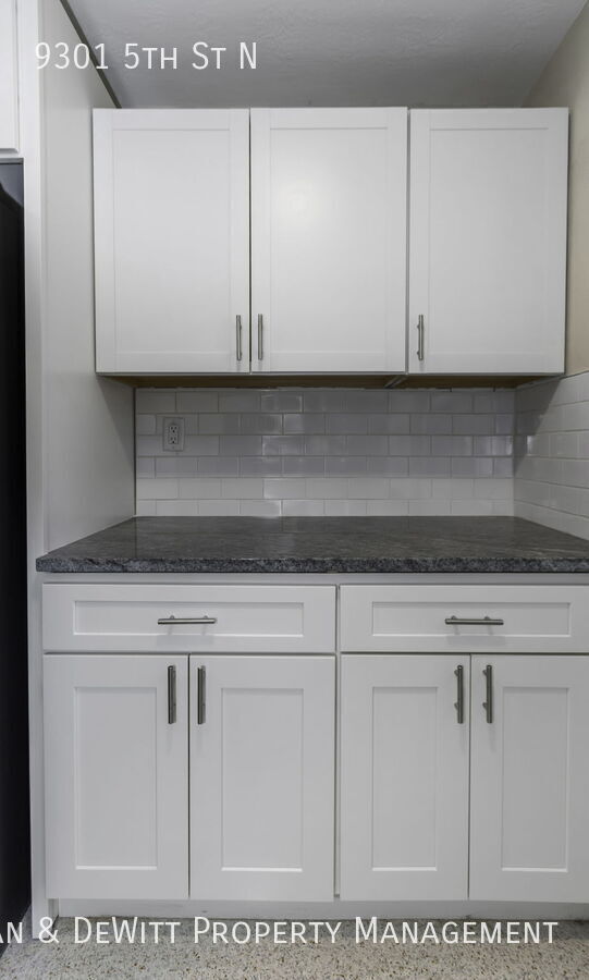 Foto del edificio - 9301 5th St N