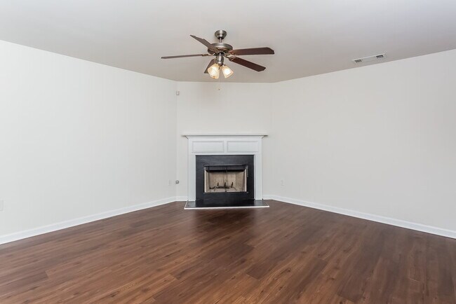 Foto del edificio - 2385 Cornell Cir