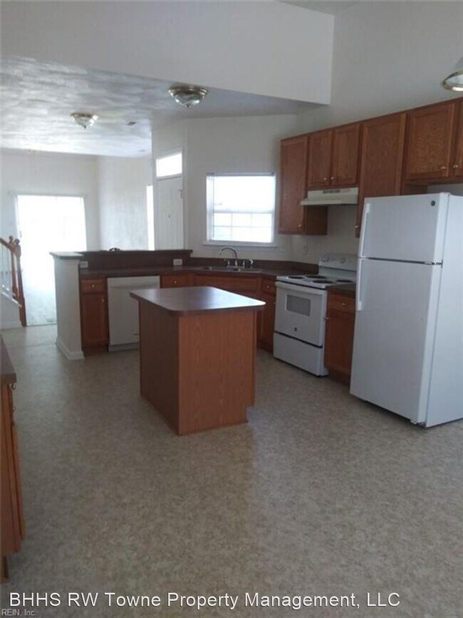 Building Photo - 3 br, 2.5 bath House - 1945 Bizzone Circle