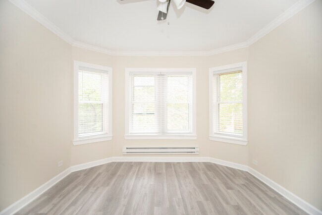 Foto del edificio - 646 W Roscoe St