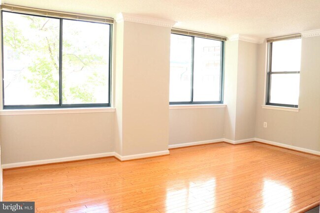 Foto del edificio - 3835 9th St N