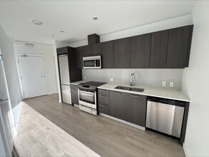 Building Photo - 97 W Georgia St