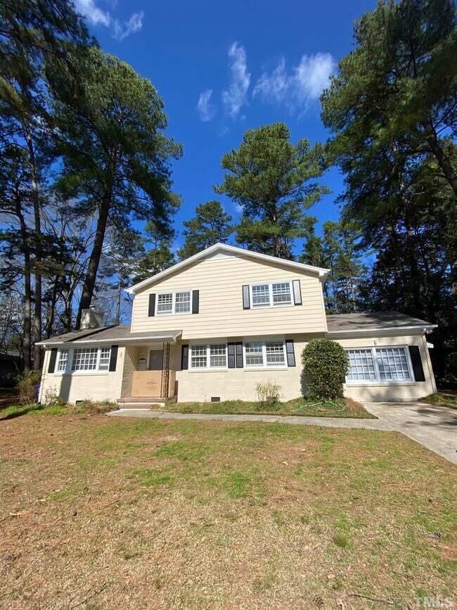 Foto del edificio - 1301 Cypress Rd