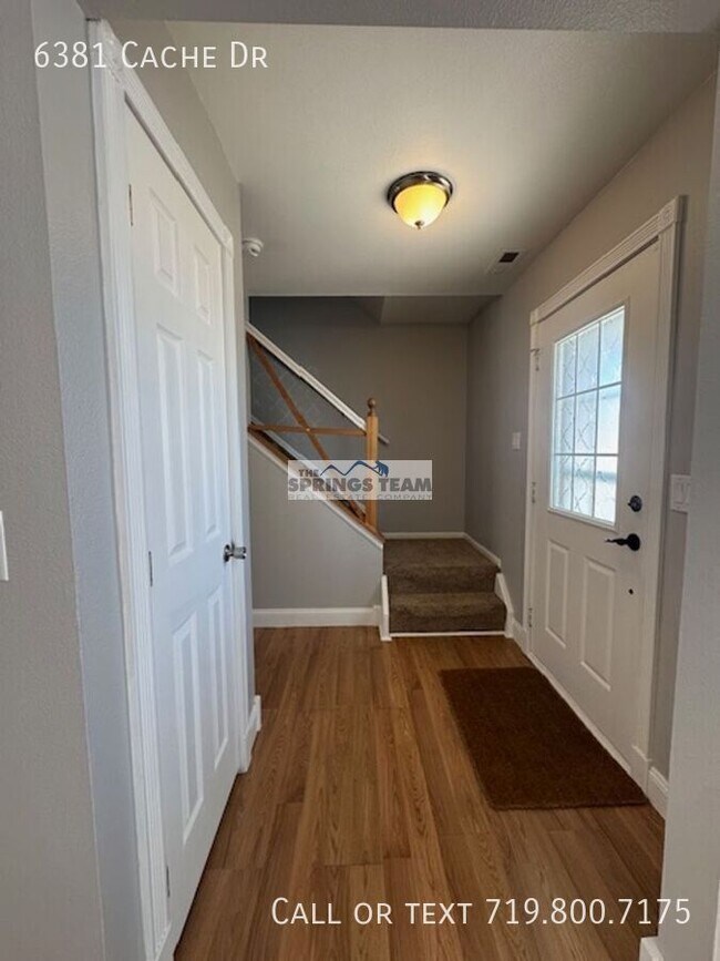 Foto del edificio - 6381 Cache Dr