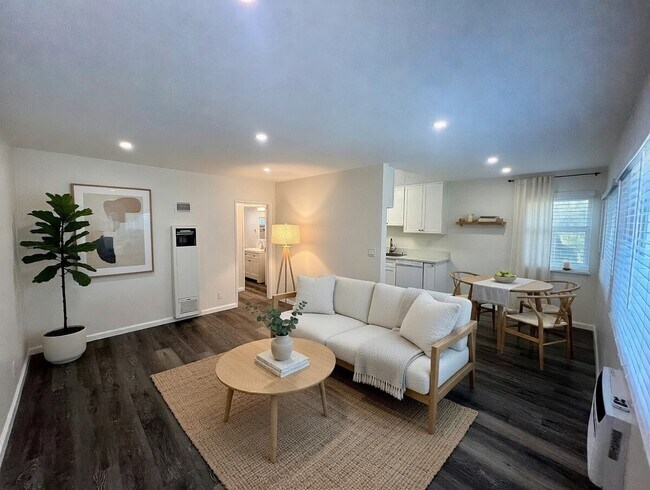 Foto del edificio - 15025 Burbank Blvd