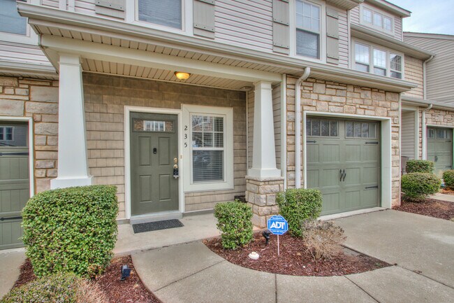 Foto del edificio - 735 Tulip Grove Rd