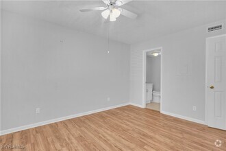Building Photo - 4617 Bayshore Dr