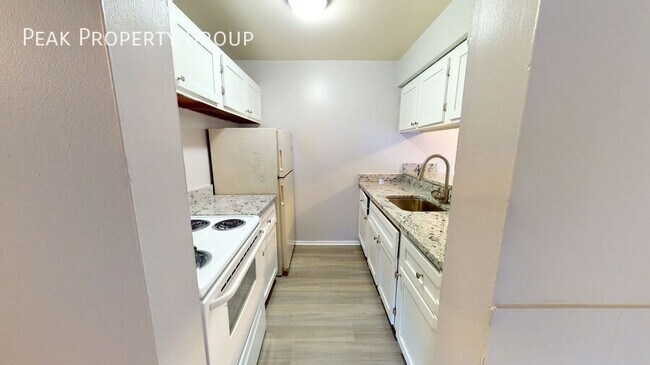 Foto del edificio - 2971 Deckebach Ave