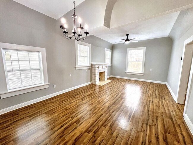 Foto del edificio - 1215 W 22nd St