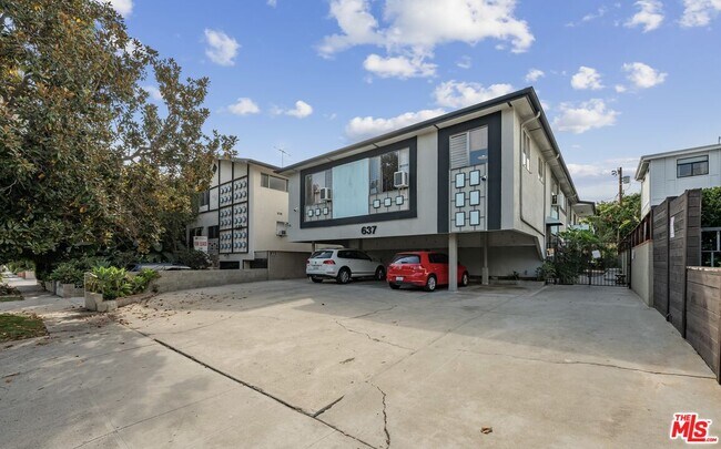 Foto del edificio - 637 Hayworth Ave