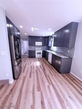 Building Photo - 6686 Hythe St NW