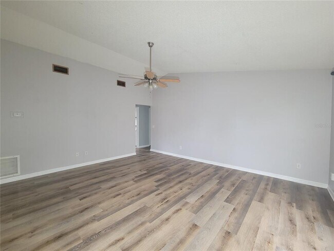 Foto del edificio - 9827 Dean Cove Ln