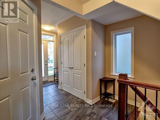 Building Photo - 137 Manorwood Cres