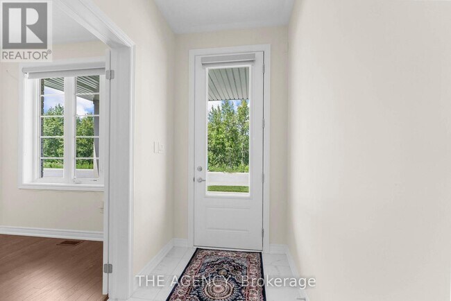 Photo du bâtiment - 145 Dovedale Dr