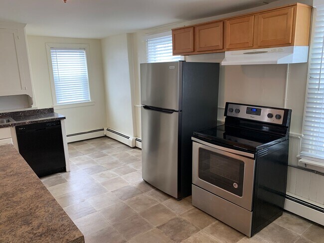 Foto del edificio - 3 Bedroom 1.5 Bathroom Emmaus Single in th...