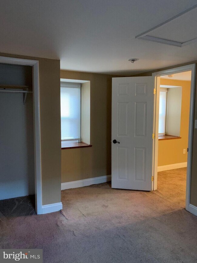 Foto del edificio - 283 Laurelwood Rd