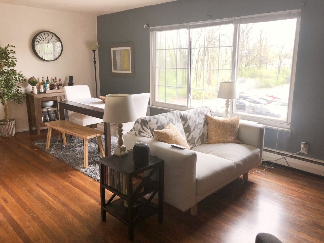 Addison Apartments Indianapolis In Apartments Com